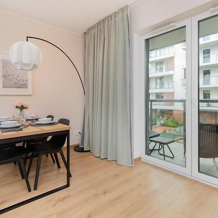 Bright & Stylish Apartment With Balcony 1,5 Km To Gdansk Main City By Noclegi Renters Dış mekan fotoğraf