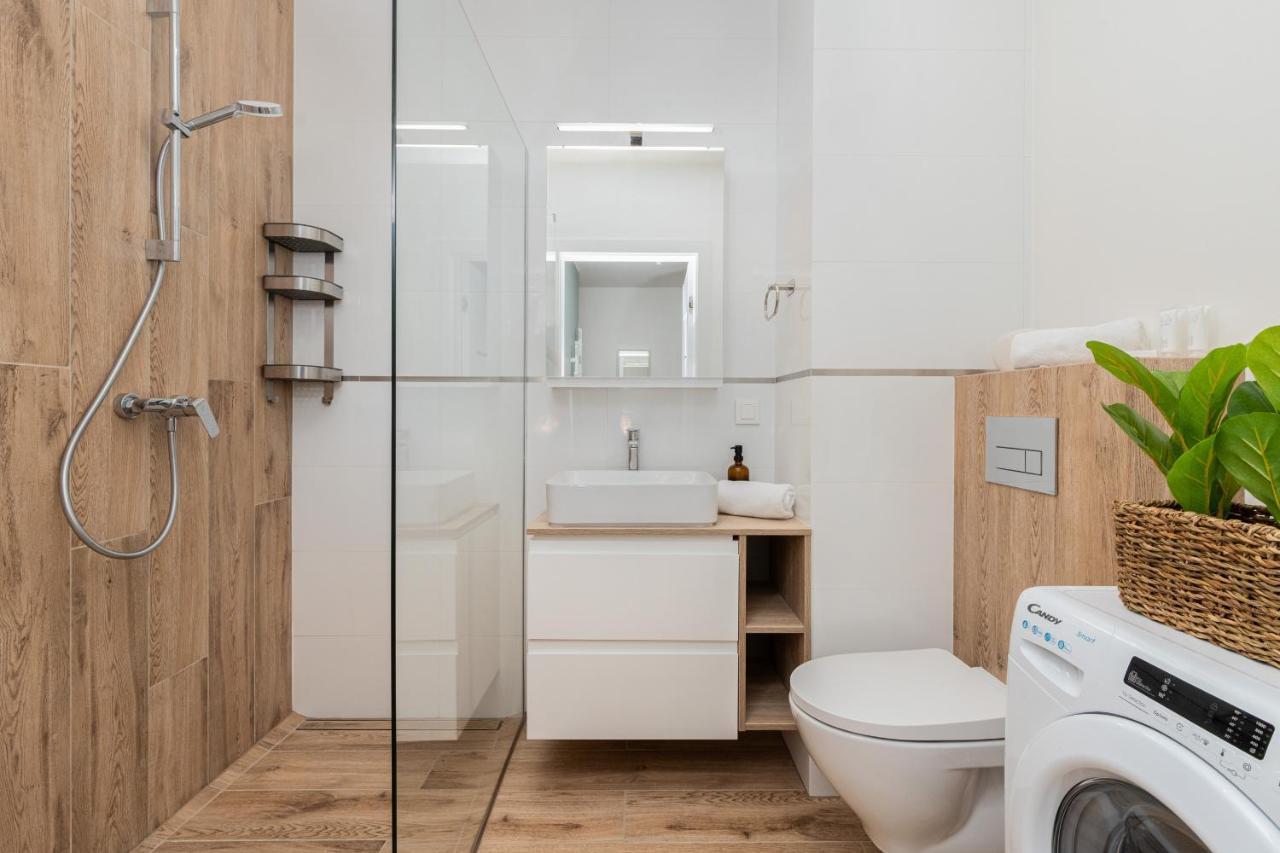 Bright & Stylish Apartment With Balcony 1,5 Km To Gdansk Main City By Noclegi Renters Dış mekan fotoğraf